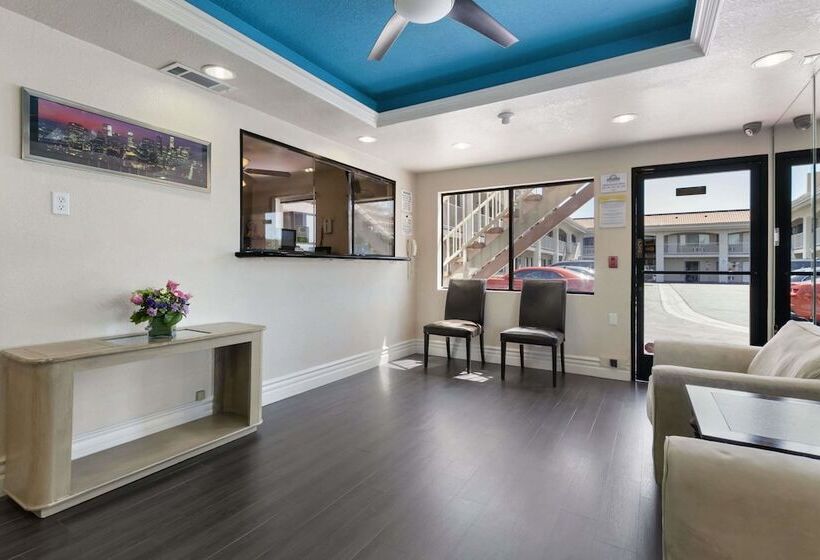 فندق Days Inn By Wyndham Downey