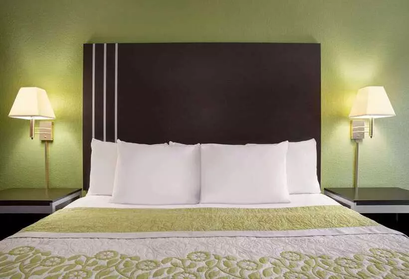 Отель Days Inn By Wyndham Hardeeville/ I95 State Line