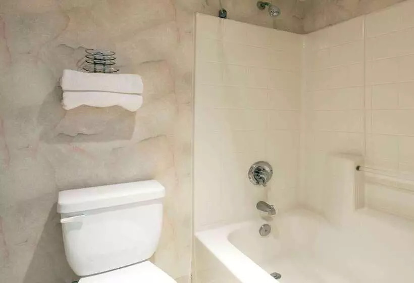 فندق Days Inn By Wyndham Seatac Airport