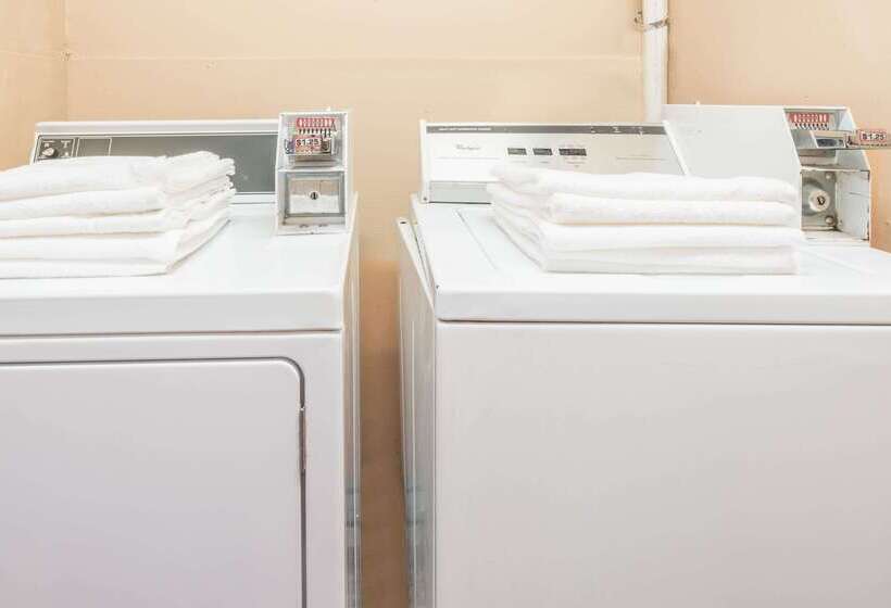 هتل Days Inn By Wyndham South Fort Worth