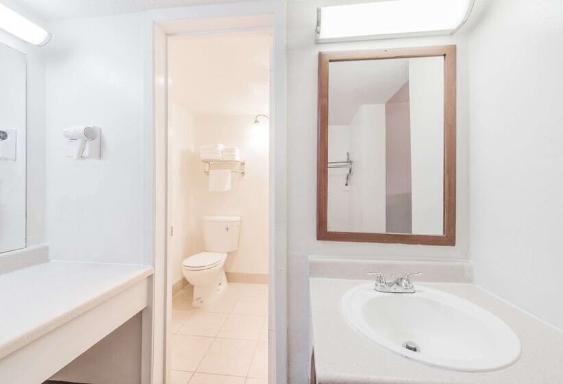 هتل Days Inn By Wyndham South Fort Worth