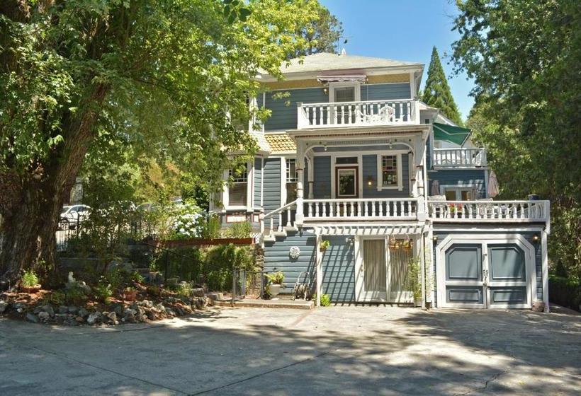 Hotelli Deer Creek Inn