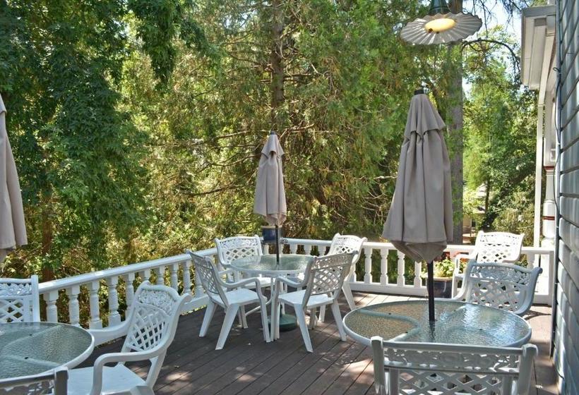 Hotelli Deer Creek Inn