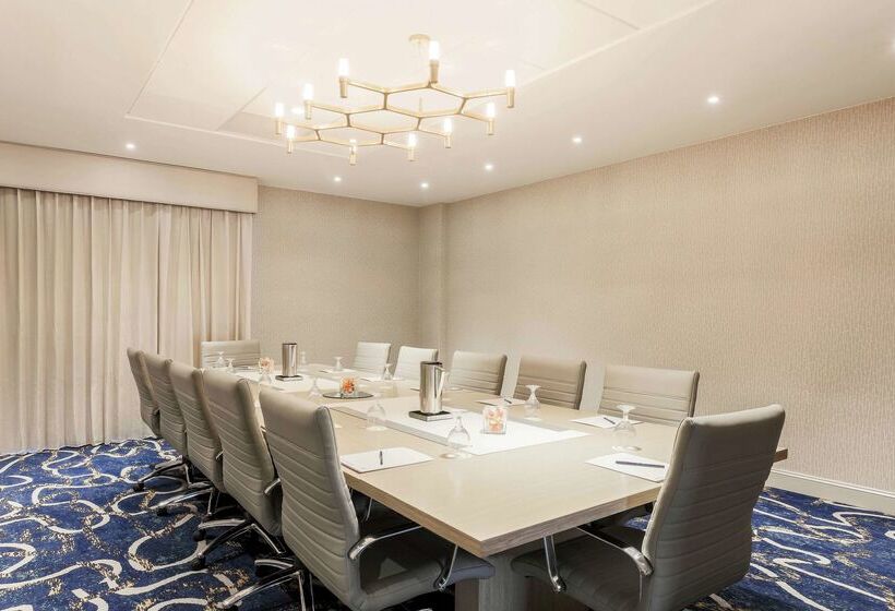 Hotell Doubletree By Hilton Austin University Area