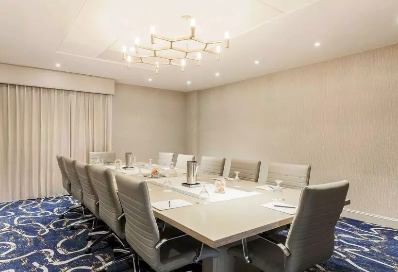 호텔 Doubletree By Hilton Austin University Area