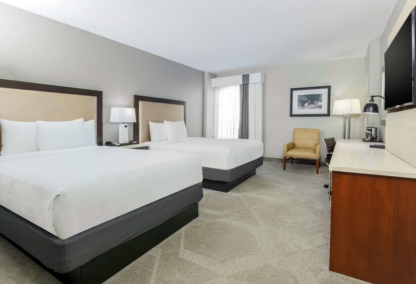 Hotell Doubletree By Hilton Austin University Area