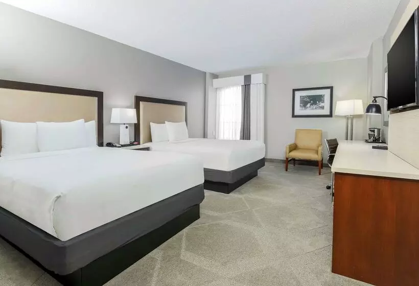 호텔 Doubletree By Hilton Austin University Area