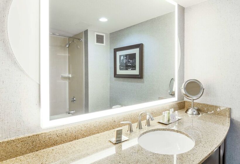 Hotell Doubletree By Hilton Austin University Area