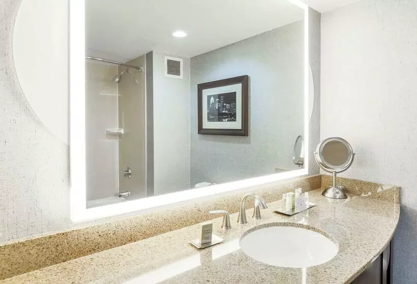 호텔 Doubletree By Hilton Austin University Area