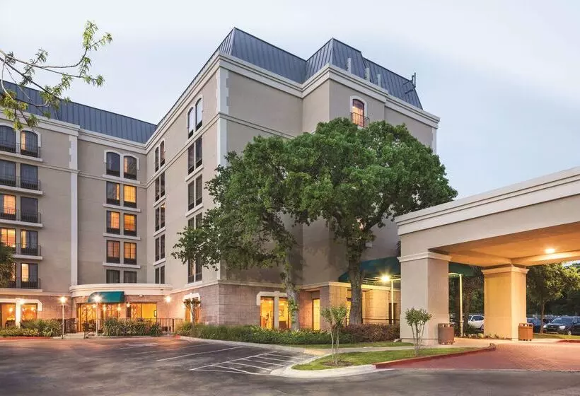 호텔 Doubletree By Hilton Austin University Area