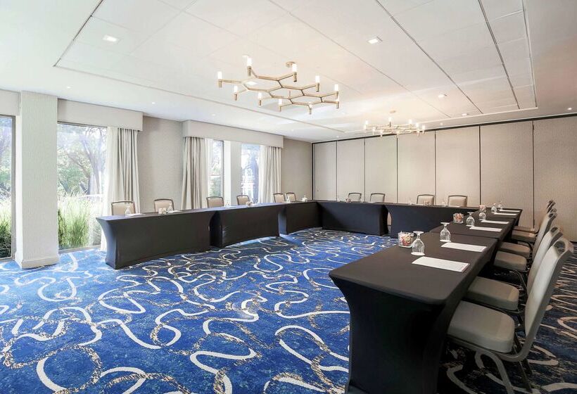 Hotell Doubletree By Hilton Austin University Area