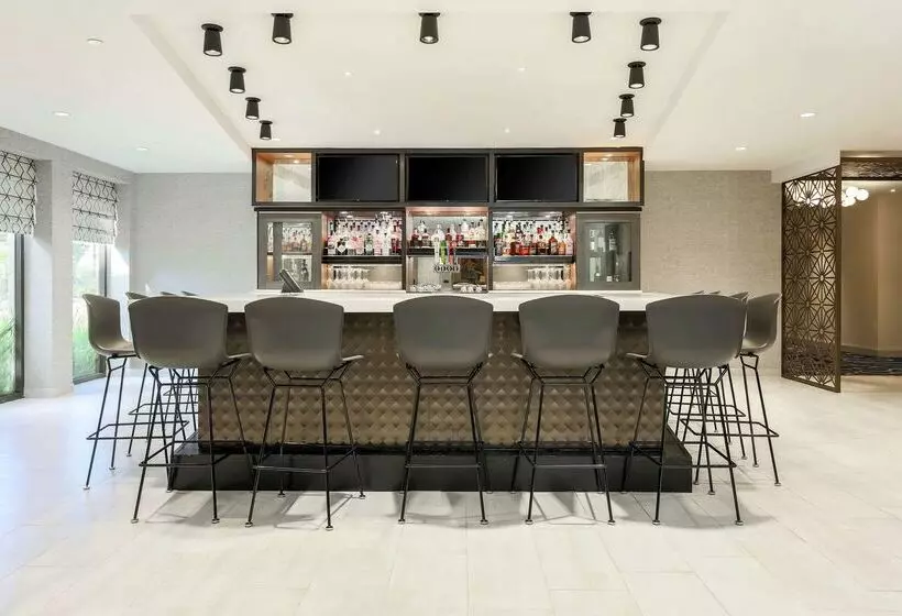 호텔 Doubletree By Hilton Austin University Area