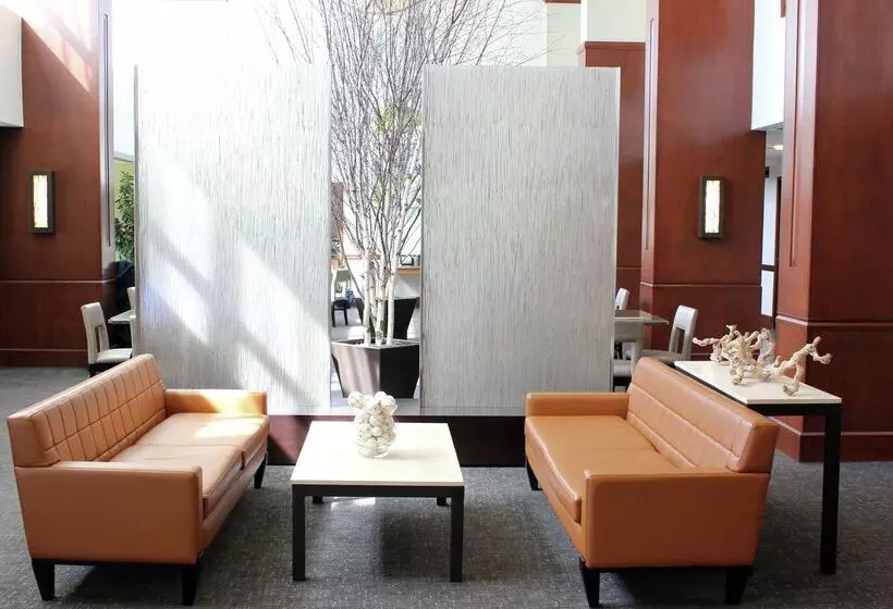 Doubletree By Hilton Hotel Boston Bayside