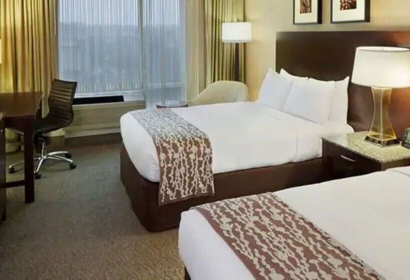 Doubletree By Hilton Hotel Boston Bayside