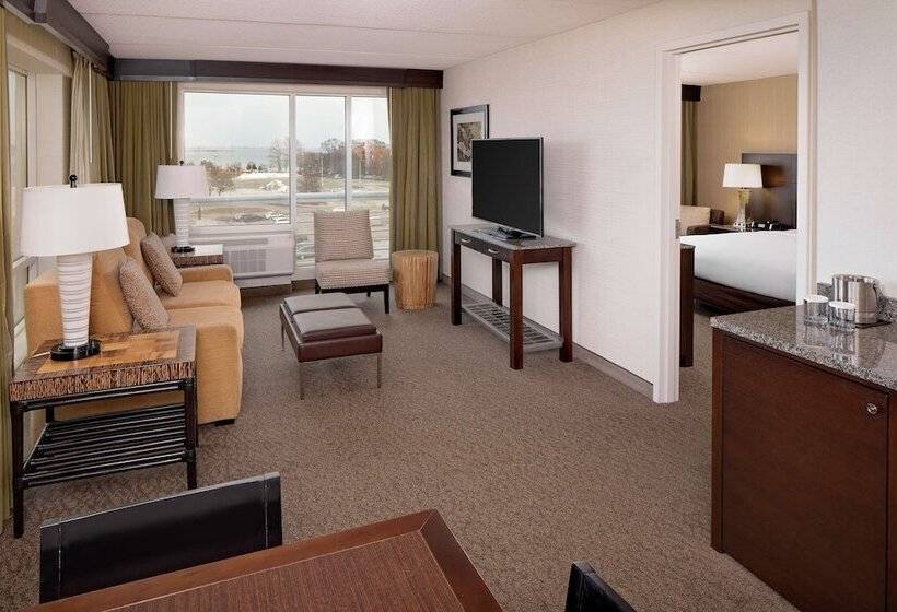 Doubletree By Hilton Hotel Boston Bayside