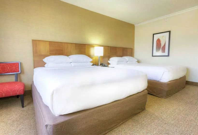 בית מלון כפרי Doubletree By Hilton Spokane City Center