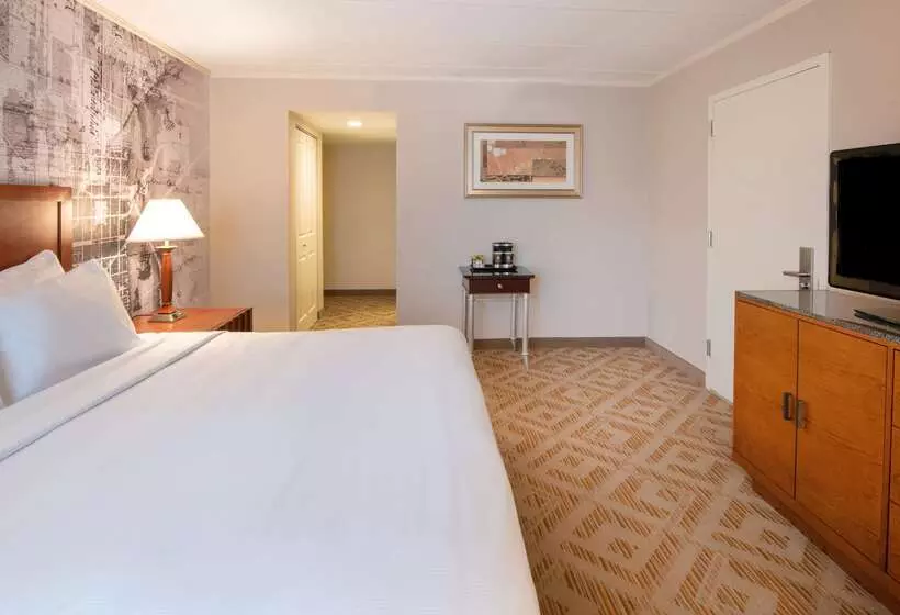 Doubletree Suites By Hilton Hotel Philadelphia West