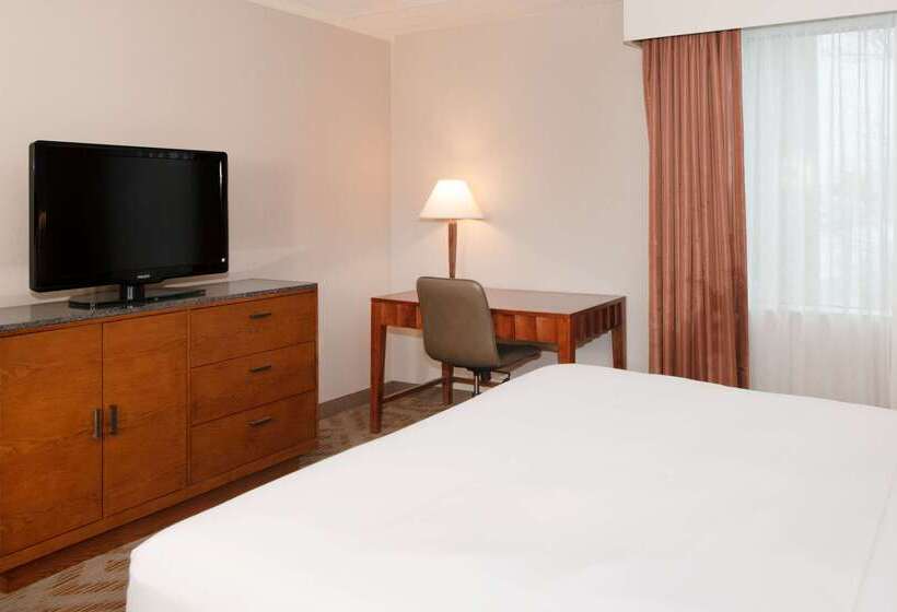 Doubletree Suites By Hilton Hotel Philadelphia West