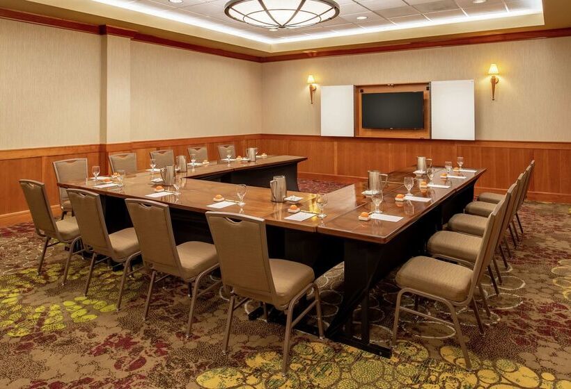 هتل Doubletree Suites By Hilton Seattle Airport Southcenter