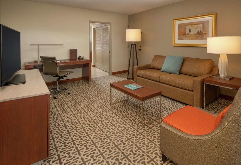 هتل Doubletree Suites By Hilton Seattle Airport Southcenter