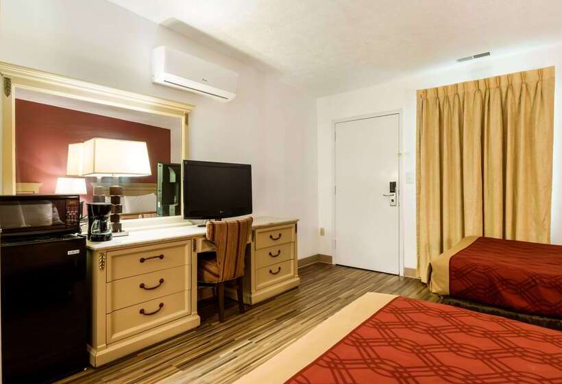 Отель Econo Lodge Inn & Suites Lake Harmony   Pocono Mountains Area