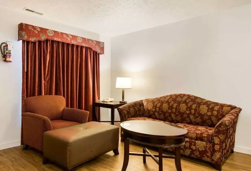 酒店 Econo Lodge Inn & Suites Lake Harmony   Pocono Mountains Area