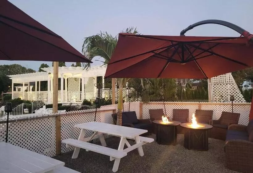 Мотель The Shore Club