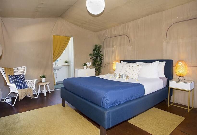 Отель The Eco Beachcamp Retreat