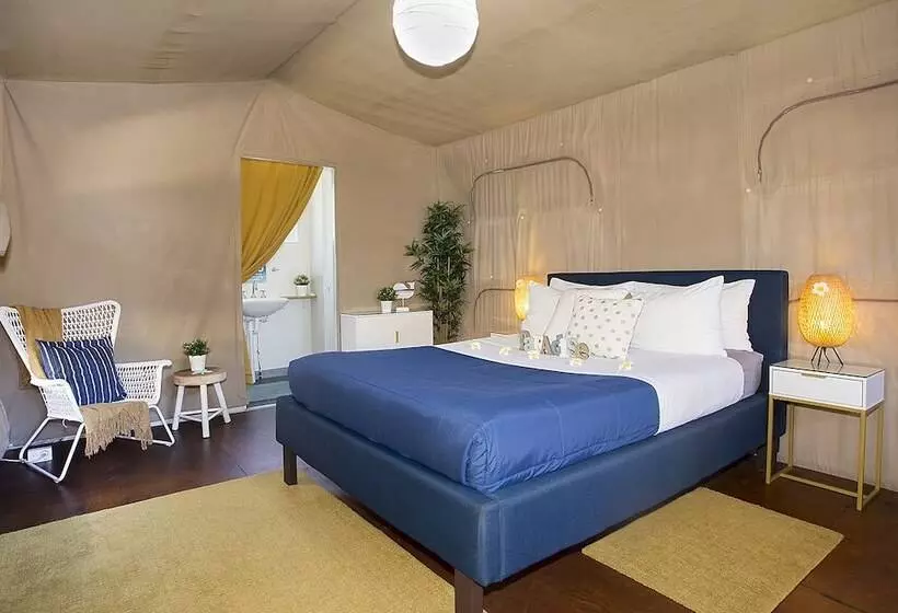 Hotelli The Eco Beachcamp Retreat