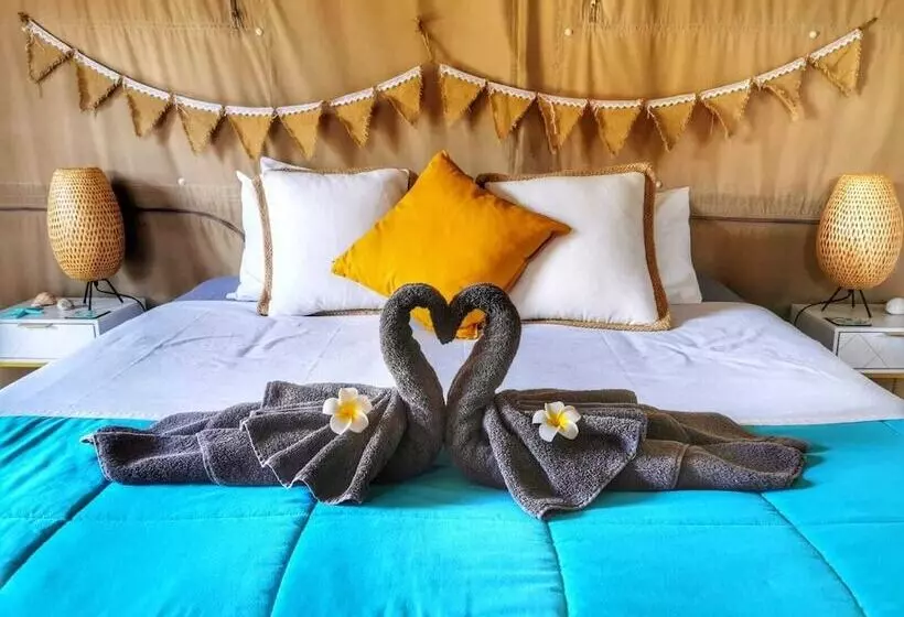 Hotelli The Eco Beachcamp Retreat