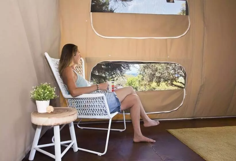 Hotelli The Eco Beachcamp Retreat