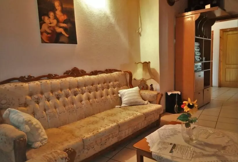 Majatalo Kostis Hause