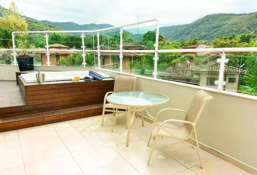 Majatalo Louise Village