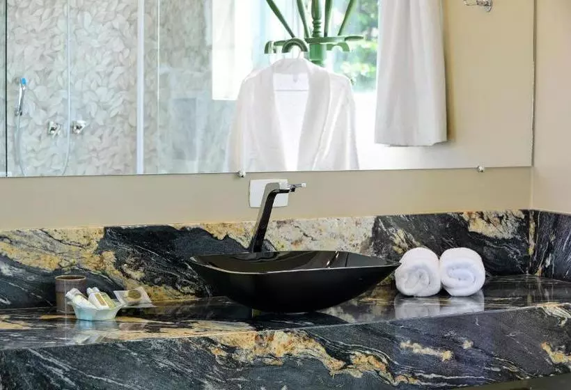 Majatalo Louise Village