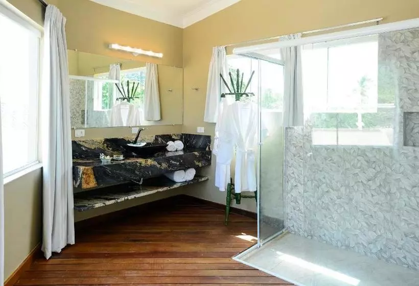 Majatalo Louise Village