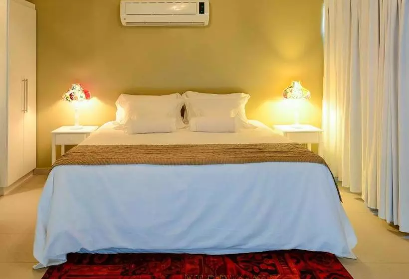 Majatalo Louise Village