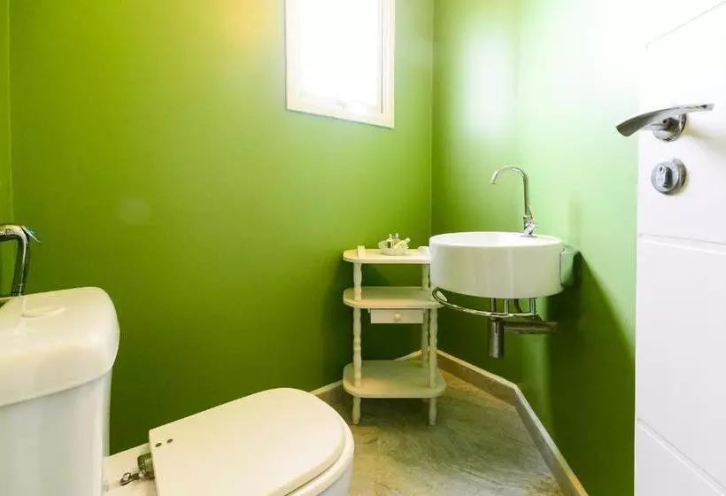 Majatalo Louise Village