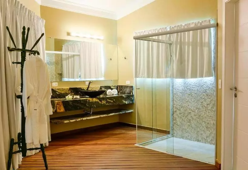 Majatalo Louise Village