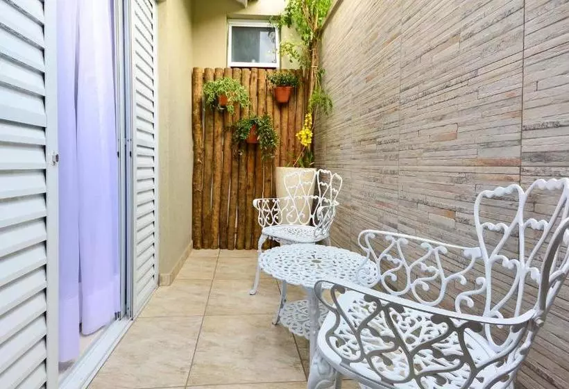 Majatalo Louise Village