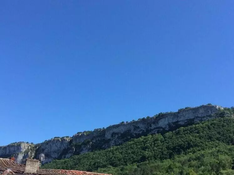 تختخواب و صبحانه La Terrasse