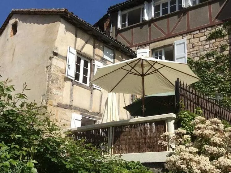 تختخواب و صبحانه La Terrasse