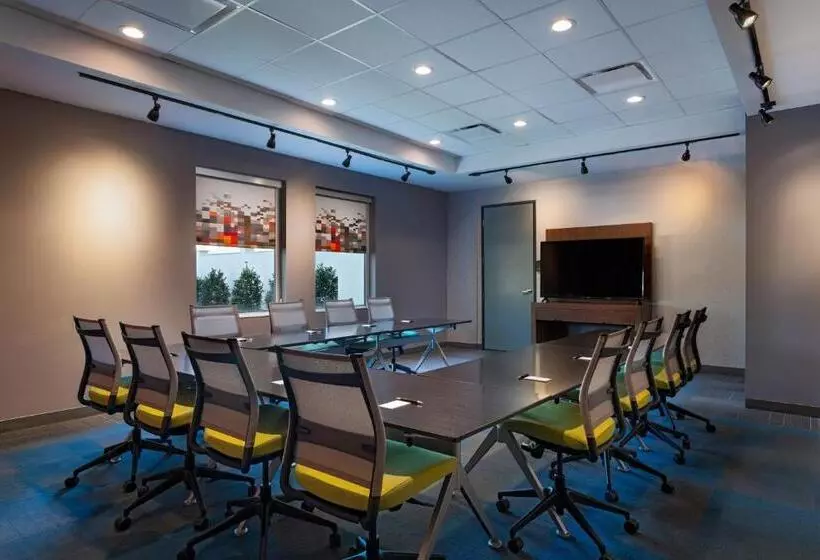 Hotelli Aloft Waco Downtown