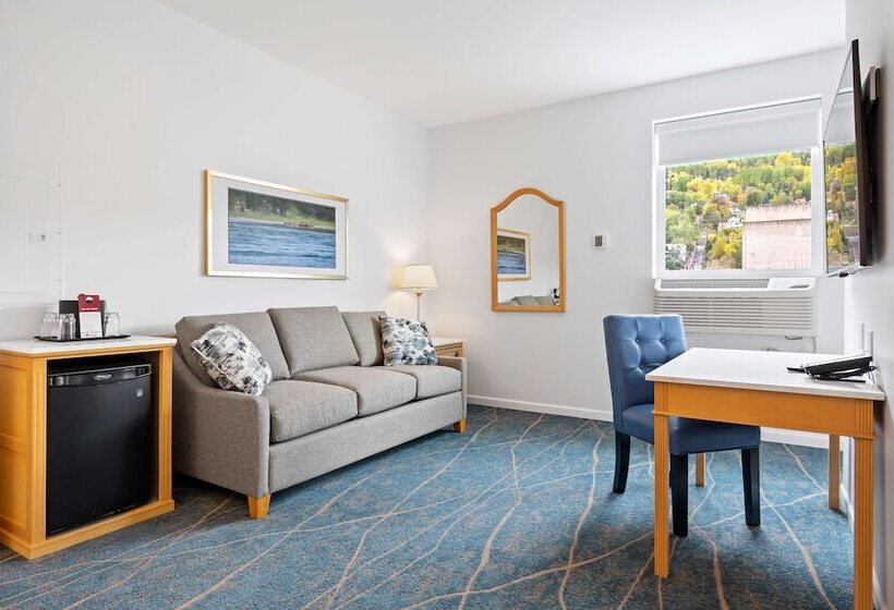 Crown Columbia Hotel; Bw Premier Collection