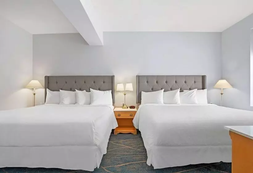 Crown Columbia Hotel; Bw Premier Collection