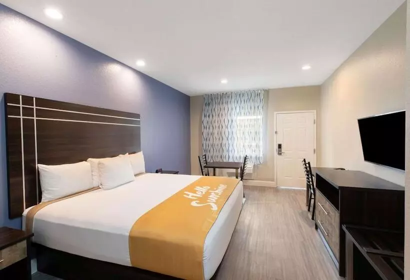 Hotelli Days Inn & Suites By Wyndham La Porte