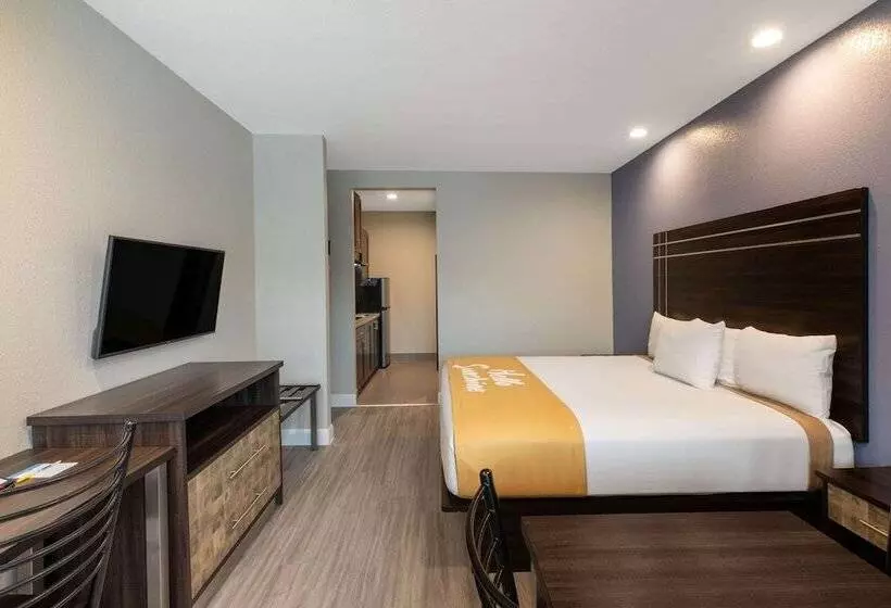 Hotelli Days Inn & Suites By Wyndham La Porte