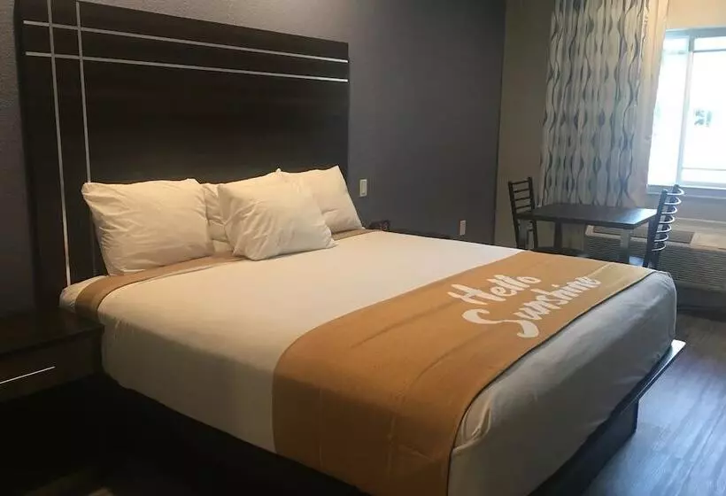 Hotelli Days Inn & Suites By Wyndham La Porte
