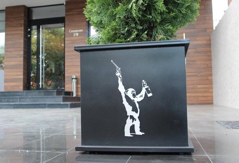 هتل Hollywood De Luxe