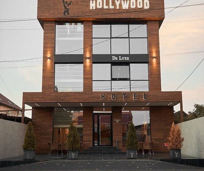 هتل Hollywood De Luxe