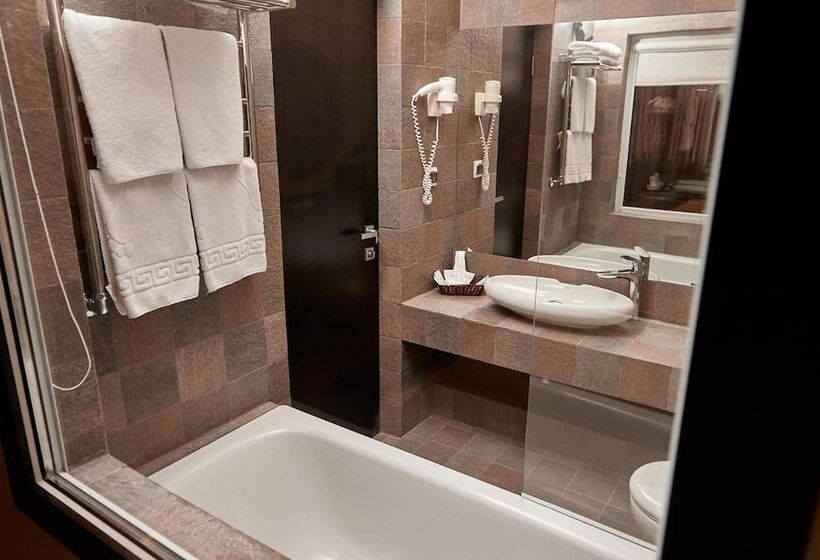 هتل Hollywood De Luxe